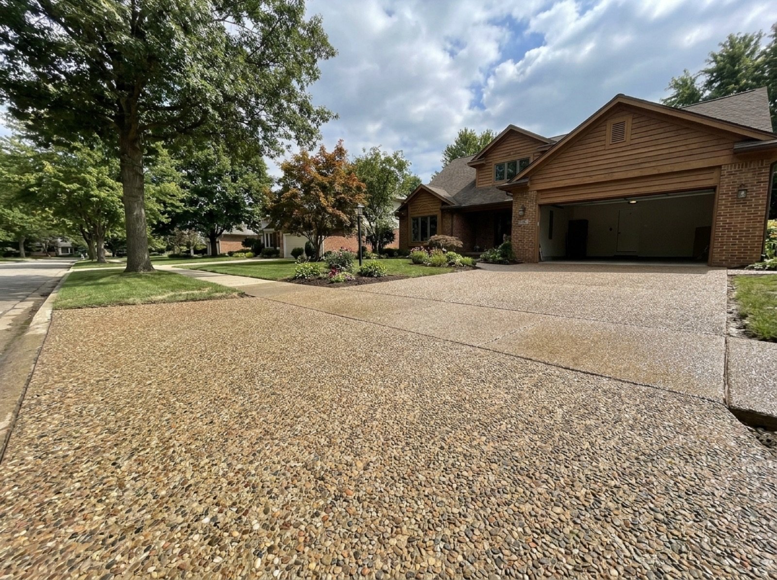 Exposed Aggregate Driveways in Michigan project photo 2